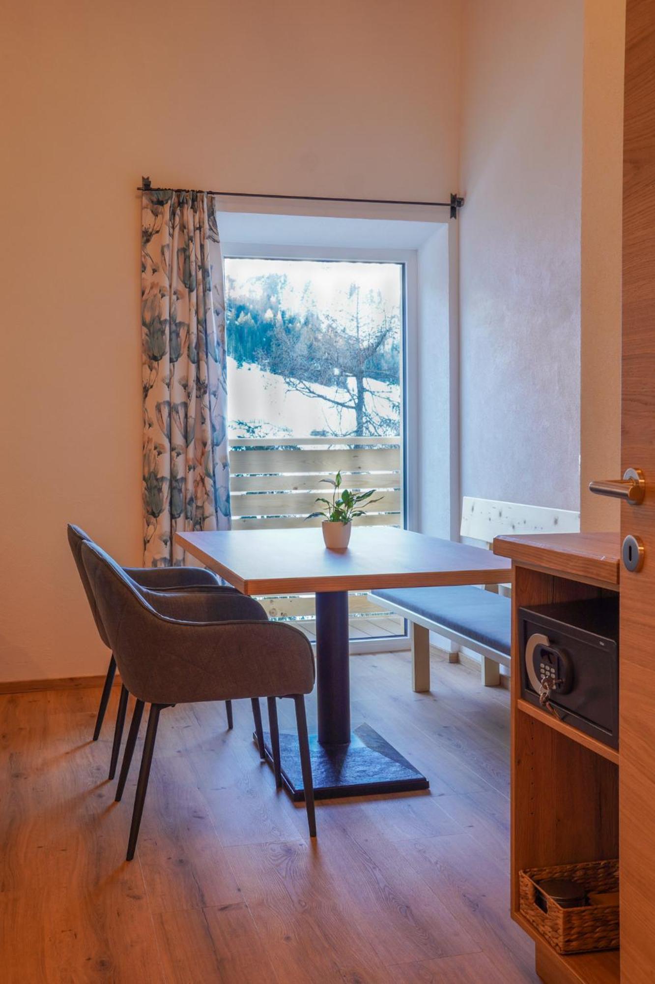 Appartementhaus Bergkristall Kartitsch Room photo